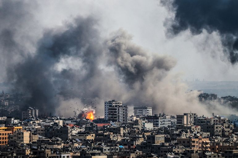 什么是加沙地带，以色列袭击下被围困的巴勒斯坦飞地?