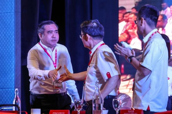 Anthony Loke refutes rumours of movement to oust Kon Yeow as Penang CM