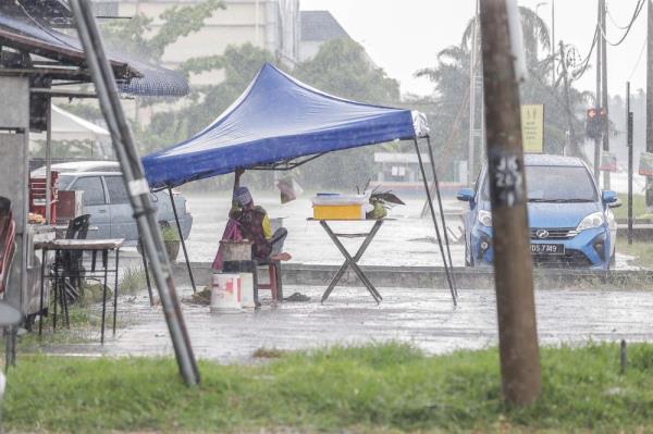 马来西亚气象局:登嘉楼从今天到明天持续大雨警报达到危险级别