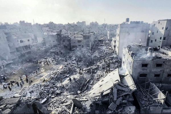 哈马斯表示，以色列对加沙营地的袭击造成80多人死亡
