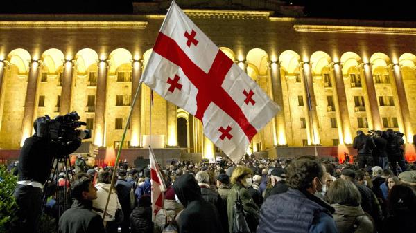 西方是否在格鲁吉亚煽动亲欧盟运动式的公众抗议?